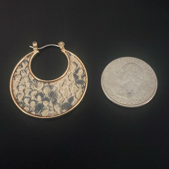 Very detailed solid copper snake ring and snake pattern earrings - Picture 9 of 11